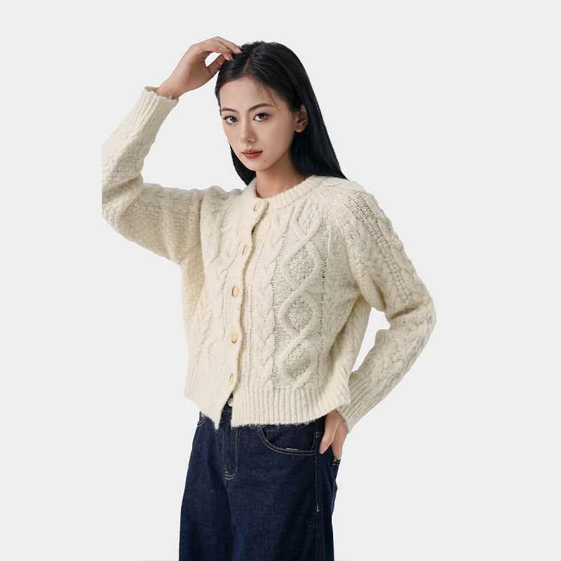 Jak mohou pletené kardigany doplňovat různé outfity nebo typy postavy?